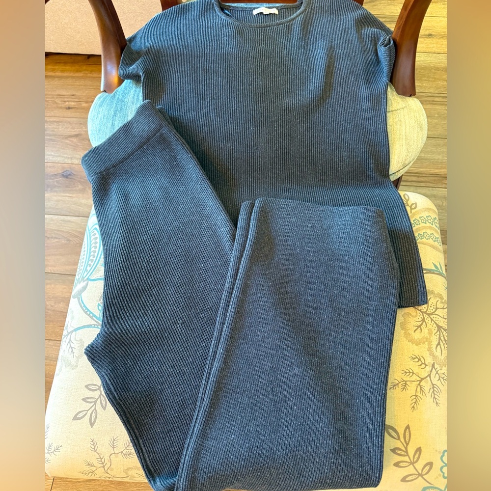LITTLE LIES 2-Piece Gray Ribbed Pant Set - Sz Med/Lrg